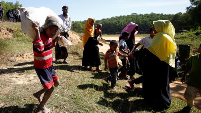 بنغلاديش تنقل المزيد من مسلمي الروهينغيا إلى جزيرة نائية