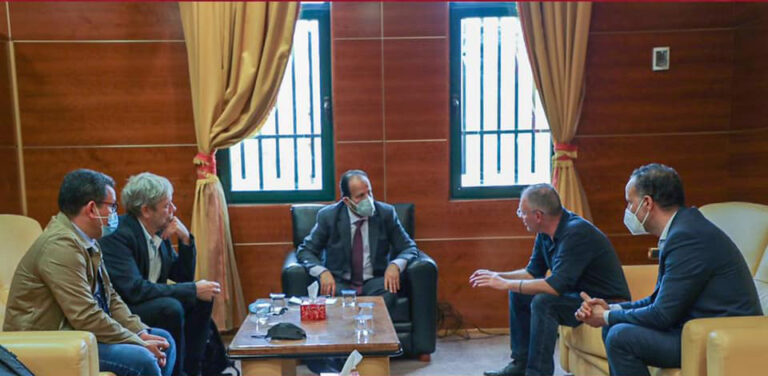 وزارة الصحة تبحث مع فريق طبي فرنسي توطين العلاج بالداخل وزارة الصحة تبحث مع فريق طبي فرنسي توطين العلاج بالداخل