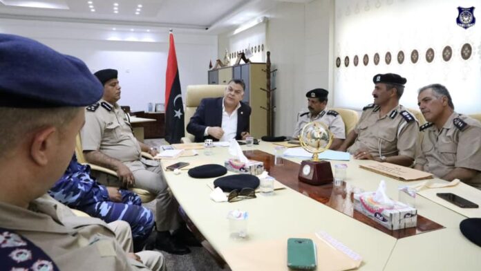 وزير الداخلية يستعرض سير العمل بمديريات أمن الجبل الأخضر