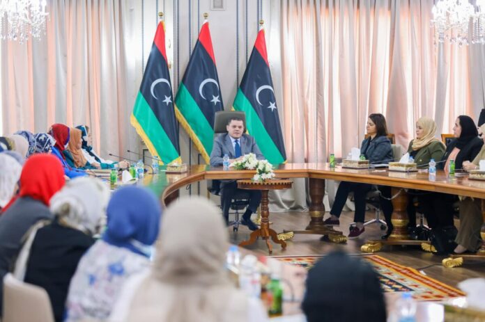 رئيس الحكومة يلتقي عددًا من الناشطات والحقوقيات