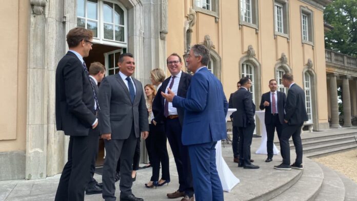 اجتماع برلين يُؤكد دعم مسار شامل نحو الانتخابات في ليبيا