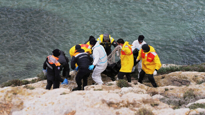 باكستان.. ضبط شبكة تعمل على تهريب بشر عبر السواحل الليبية
