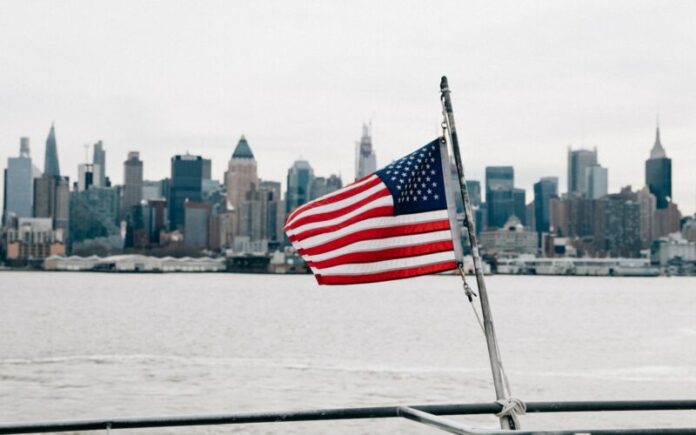 أمريكا الأفعى واللّعب على الحبال