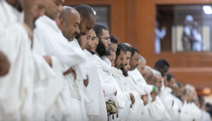 خطيب عرفات يدعو الحجيج للاعتصام بحبل الله.. ويُذكّر بوصية النّبي «صلى الله عليه وسلم»