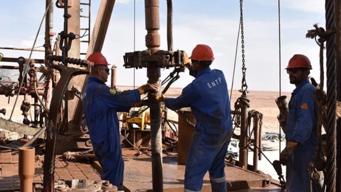 بعد أن كانت في أعلى مستوياتها.. أسعار النفط تسجل تراجعا ملحوظا