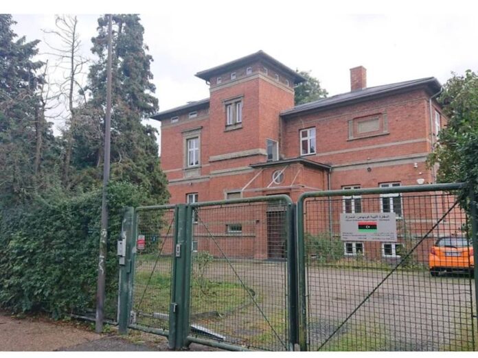 دار الإفتاء تدعو لقطع العلاقات مع الدنمارك بعد حرق المصحف أمام السفارة الليبية