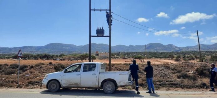 العملُ ليلاً ونهاراً حتى عودة الكهرباء إلى المناطق المنكوبة