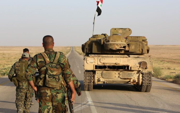 سوريا.. مقتل 8 جنود ومدني جراء استهدف حافلة في بادية تدمر