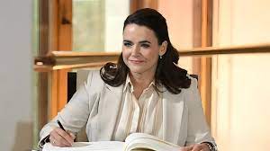 رئيسة هنغاريا تستقيل بسبب عفو رئاسي!