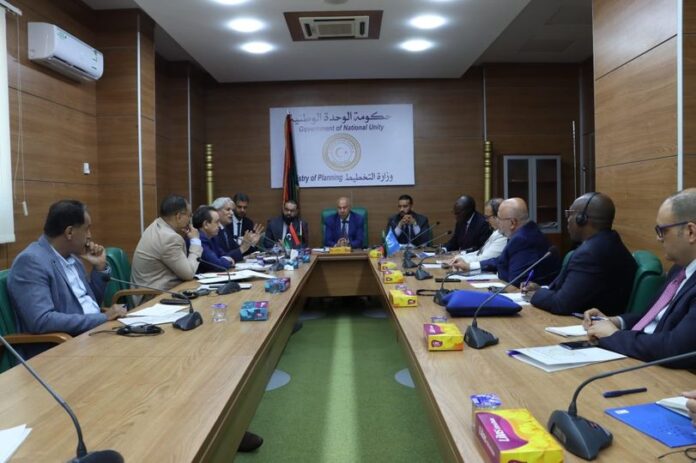 وزير التخطيط يبحث الملفات الاقتصادية مع وفد أممي