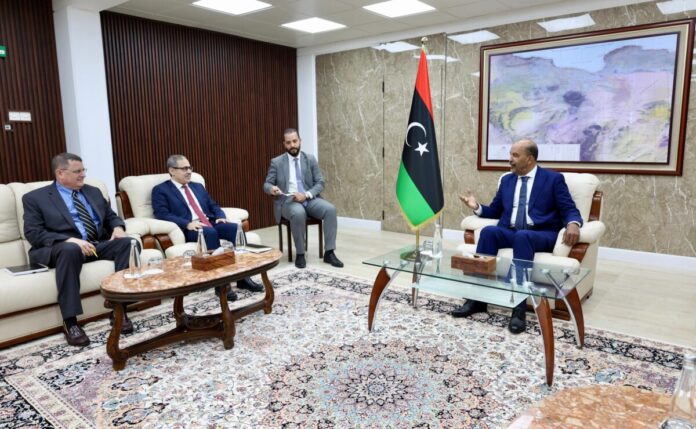 الرئاسي يُشيد بالدور الأمريكي في الأزمة السياسية