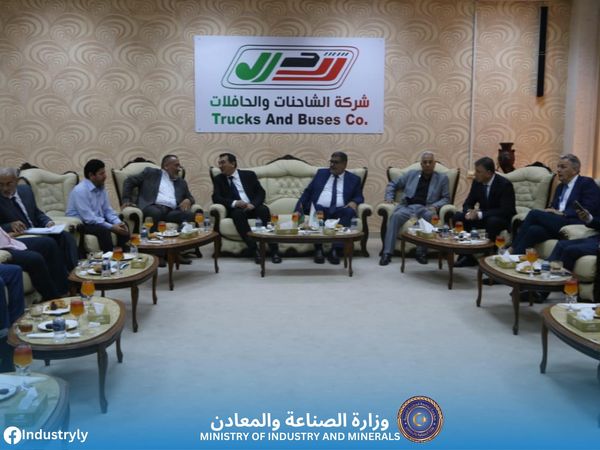 اتفاق ليبي إيطالي لتشغيل شركة الشاحنات والحافلات