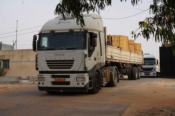 قافلة معدات كهربائية مخصصة للمنطقة الشرقية