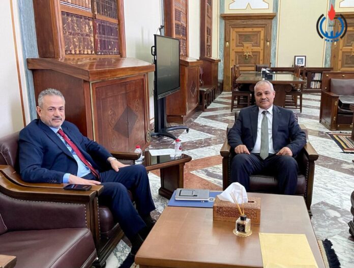 مناقشة مشروعات زيادة الإنتاج النفطي.. «بن قدارة» يلتقي محافظ المركزي