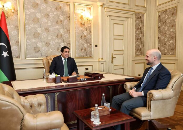 «المنفي» يبحث الاستعدادات لعمليات الاستفتاء والاستطلاع الوطنية