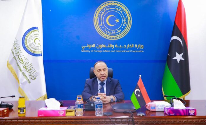 «الباعور» يعقد اجتماعاً مع مدراء الإدارات السياسية والفنية