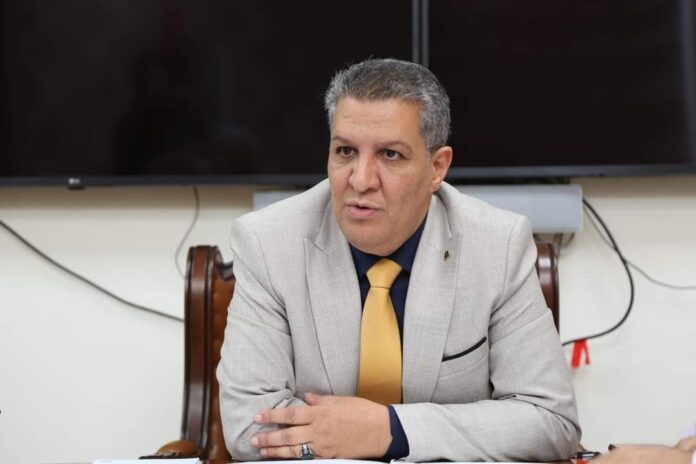 «المقريف» يصدر قراراً بمنح سنة استثنائية للطلبة المستنفذين