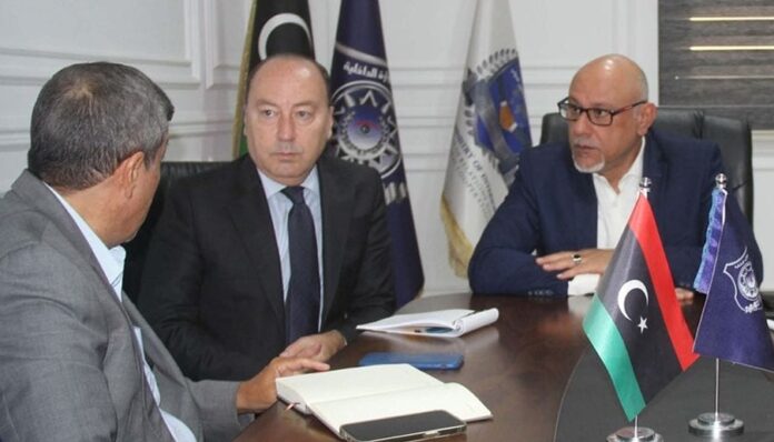 مناقشة تسريع ترحيل المهاجرين غير الشرعيين طوعيّاً