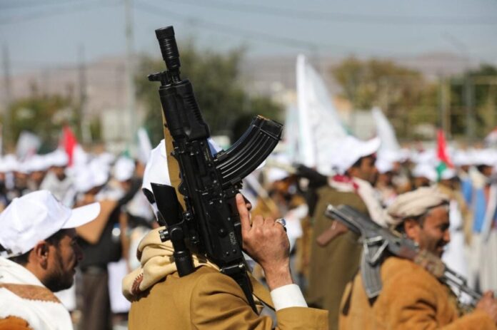 إسرائيل تهدد بشن هجوم على اليمن و«الحوثيون» يتوعدون باستهداف المصالح الأمريكية