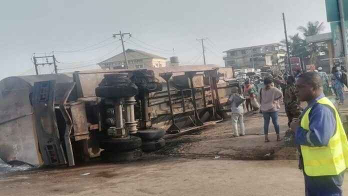 مئات القتلى بحوادث مختلفة حول العالم.. وعاصفة ثلجية وفيضانات بالجزائر