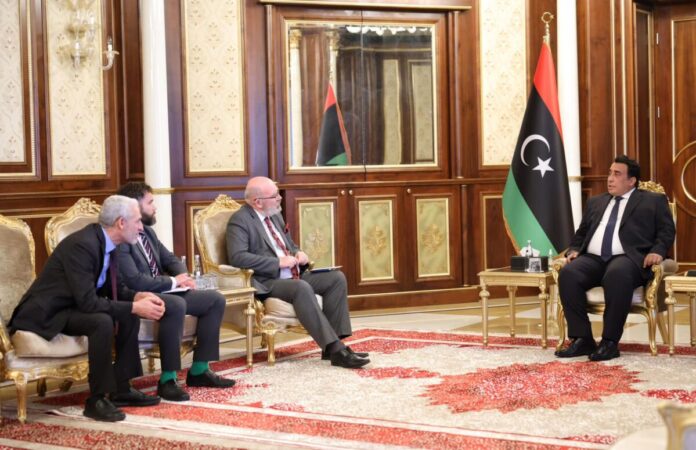 «المنفي» يستقبل سفير المملكة المتحدة لدى ليبيا