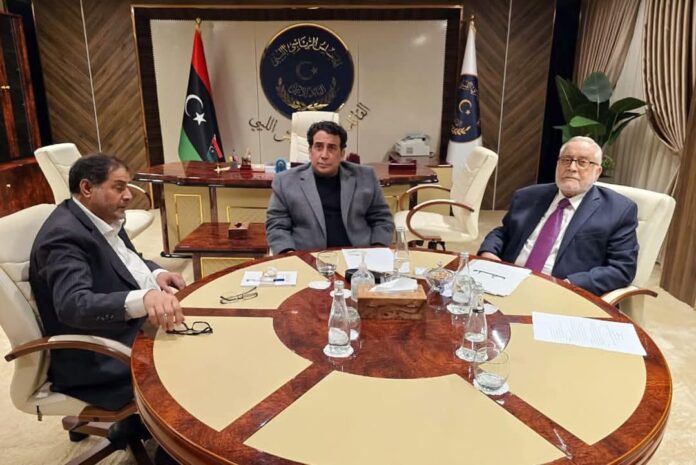 «المنفي» يبحث دور «الأحزاب» في عملية «التسوية السياسية»