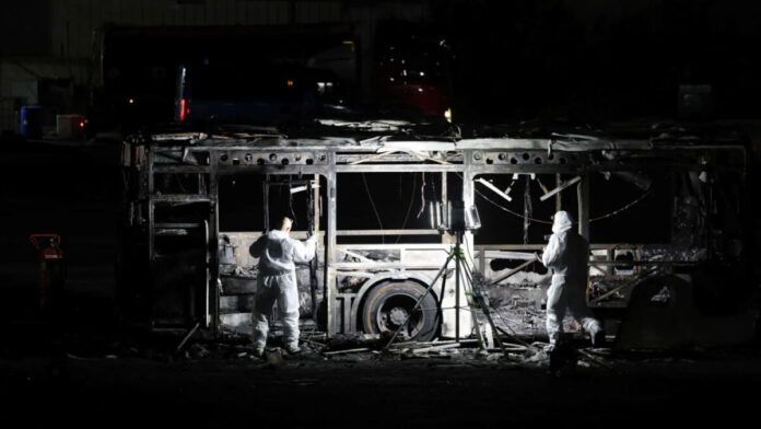 بعد تفجير «الحافلات».. الجيش الإسرائيلي يغلق مداخل الضفة و«نتنياهو» يتوّعد!