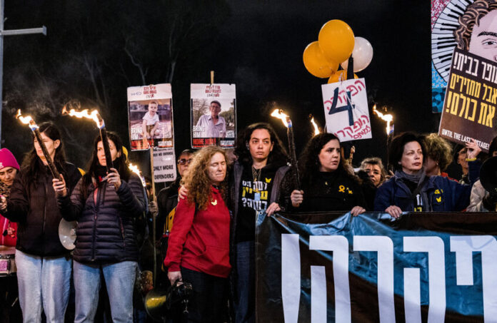 من هم الأسرى الفلسطينيين والإسرائيليين الذين سيتم الإفراج عنهم غداً؟