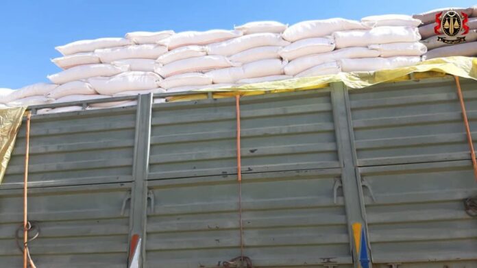 ضبط شحنات «وقود ومواد غذائية» مهربّة في سبها