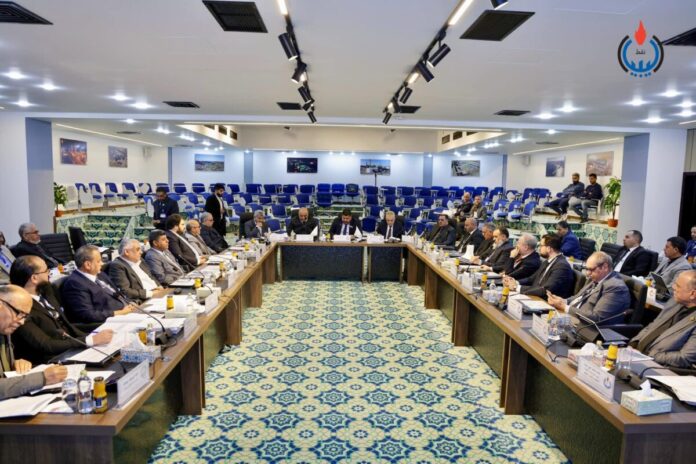 «الوطنية للنفط» تستعرض أداء مجموعة شركات وسبل تطوير عملها