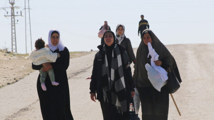 في يوم المرأة العالمي.. أرقام صادمة عن معاناة «النساء» في غزة