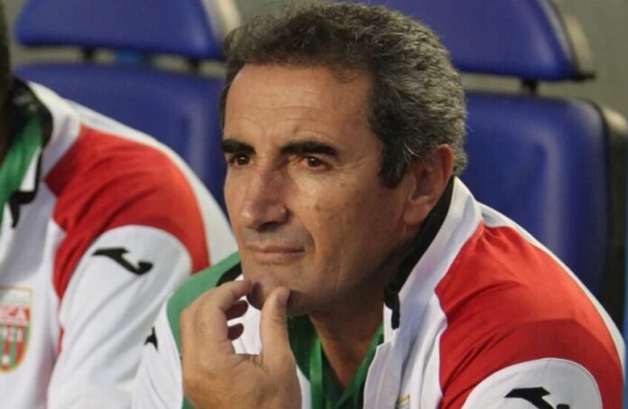 بعد تاريخ ملئ بالإنجازات.. وفاة أسطورة الكرة الجزائرية «جمال مناد»