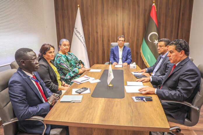 «أبو جناح» يبحث مع المبعوثة الأممية تعزيز التعاون بمختلف المجالات