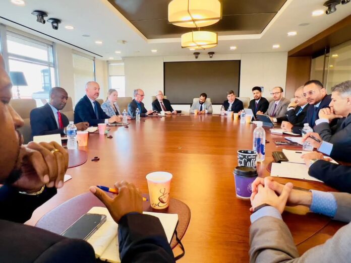 محافظ المركزي يواصل اجتماعاته في واشنطن.. مناقشة الوضع الاقتصادي العام