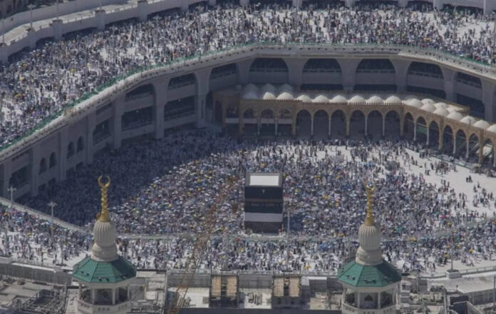 مع اقتراب موسم الحج.. السعودية تشدد الإجراءات لحماية المعتمرين