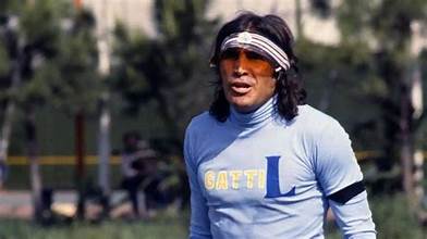 وفاة الحارس الأرجنتيني الأسطوري «أوغو غاتي»