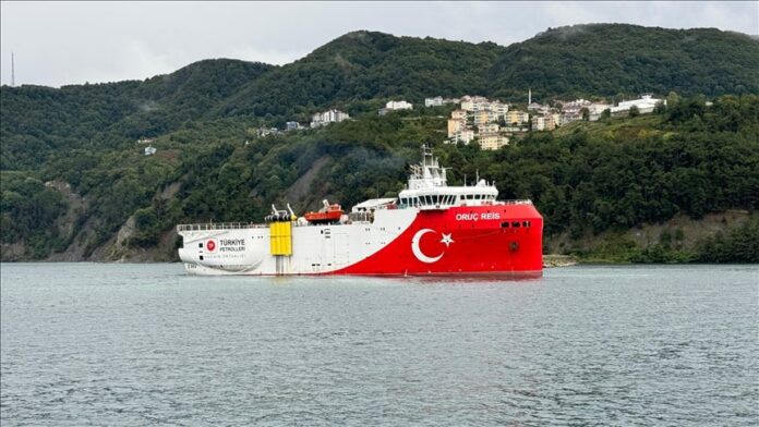 تركيا تستعد لتوقيع اتفاقيات للتنقيب عن النفط مع ليبيا