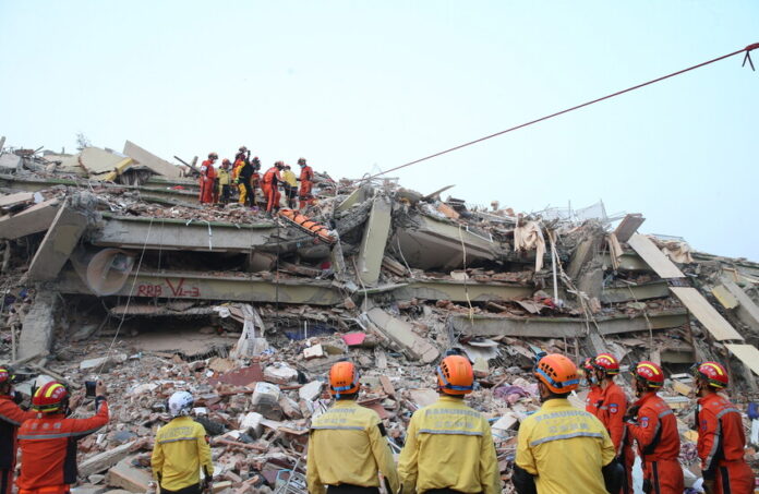 رعب حول العالم.. زلازل مدمّرة وجرائم وكوارث تحبس الأنفاس من تونس إلى تايلاند