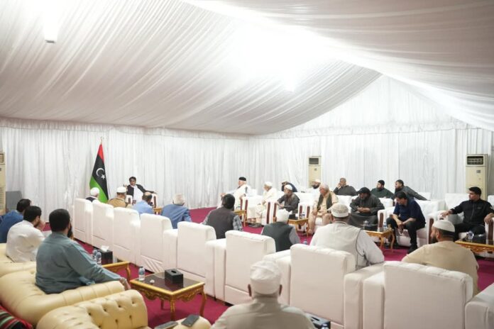 «المنفي» يلتقي وفد سوق الجمعة ويؤكد على ضرورة وحدة الصف الوطني