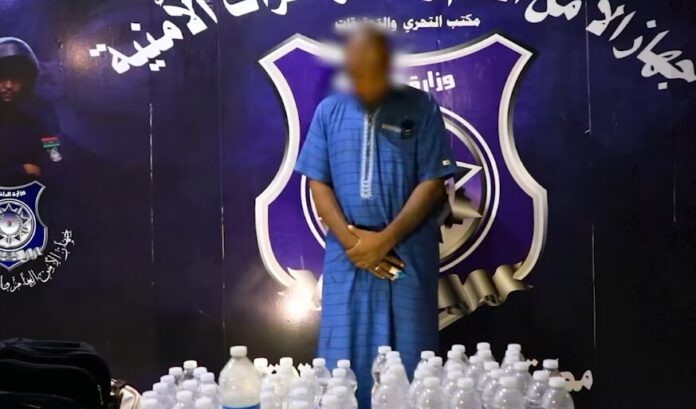 الأمن العام يضبط وافداً إفريقياً متورطاً في تجارة «المخدرات والخمور»