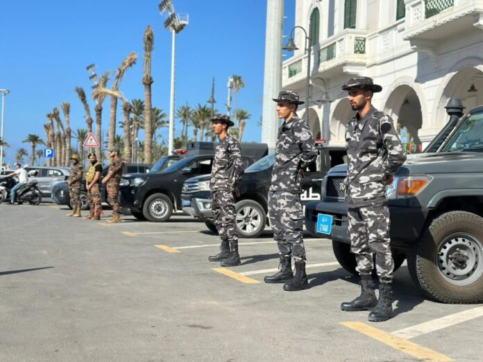 رسالة أمن وطمأنينة من طرابلس.. دوريات الداخلية تؤمن الملاعب ومناطق التماس