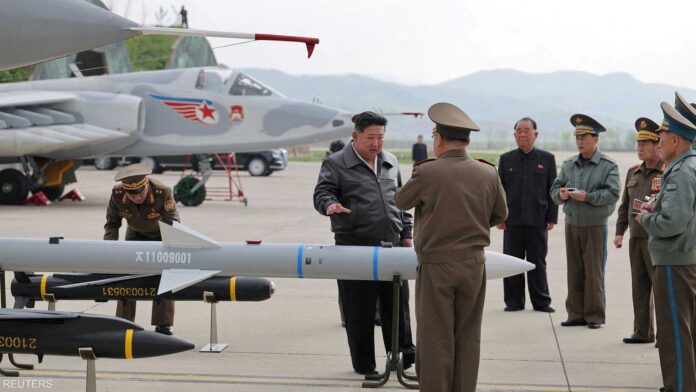 الزعيم الكوري الشمالي يشعل أجواء التصعيد.. تدريبات عسكرية مكثفة ورسائل نارية للولايات المتحدة