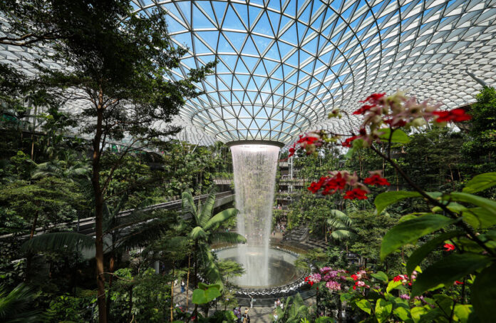 مطار تشانغي في الصدارة.. أفضل 20 مطاراً في العالم لعام 2025