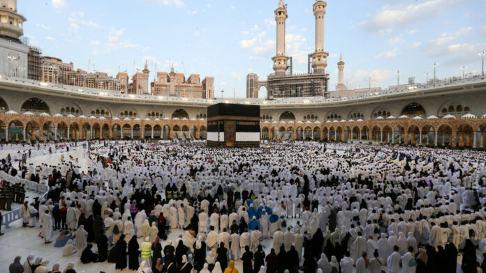 الساعة التي أنقذت حياة حاج.. تدخل طبي سعودي دقيق في قلب مكة