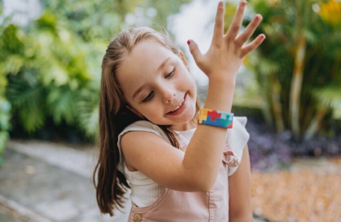 دراسة تحذّر: الفقر والنزاعات الأسرية تؤثر على نمو «دماغ» الأطفال