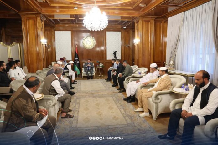 الدبيبة يستقبل أعيان ترهونة ويؤكد دعم الحكومة لكشف مصير المغيبين وتعزيز الاستقرار