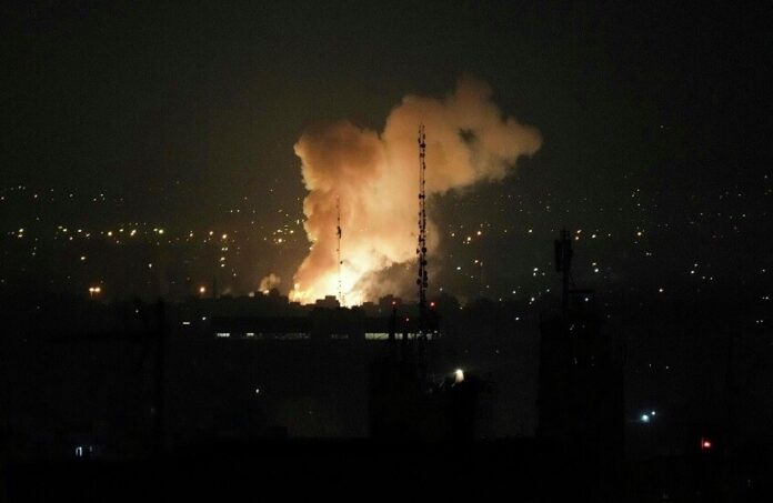 الهجوم الإسرائيلي مستمر.. رويترز: إيران تُحضّر لأكبر رد صاروخي في تاريخها