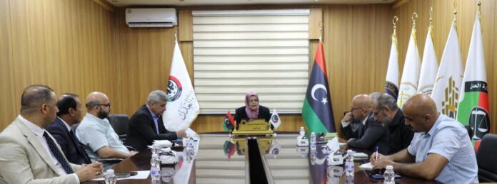 وزيرة العدل تبحث مع وفد البعثة الأممية آليات دعم لجنة تسجيل الأحزاب في البلاد