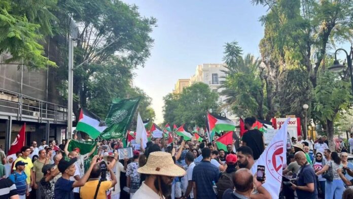 نشطاء تونسيون يطلقون حملة «المليون توقيع» لتجريم التطبيع مع إسرائيل