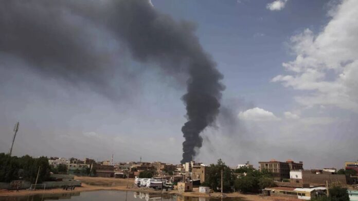 وسط اشتباكات عنيفة.. مستشار ترامب يدعو «الدعم السريع» لحماية المدنيين بالسودان